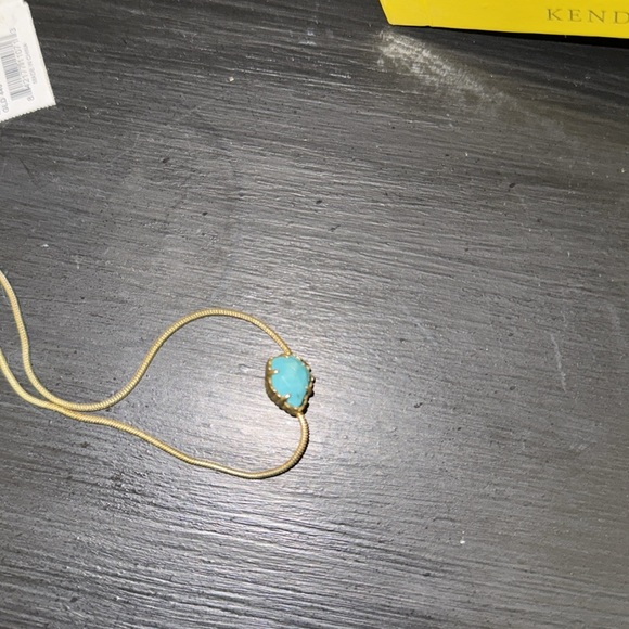 Kendra Scott Mara pendant necklace with turquoise stone - Picture 2 of 2